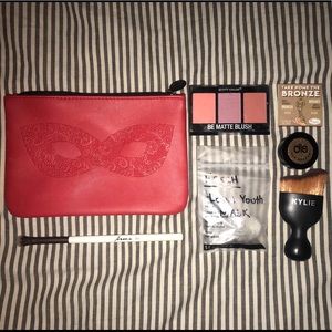 2 for 20$🤪🤪// Random makeup bag!